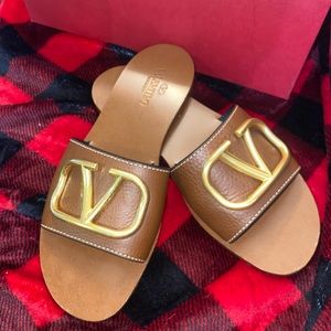 Valentino Logo Sandals (37)